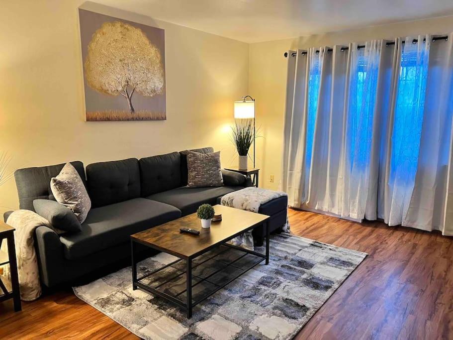 Beautiful 2Br Apartment. Black-Out Curtains Peoria Eksteriør bilde
